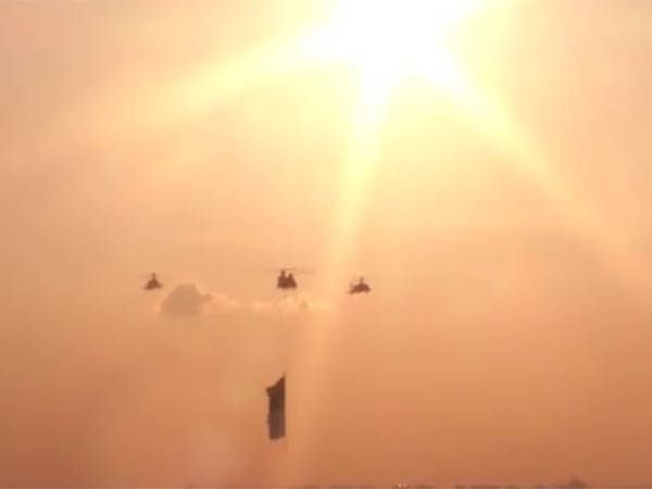 வானில் வட்டமடித்த விமானங்கள் 