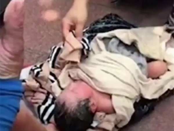 பார்சலில் அழு குரல் 