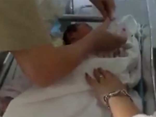 பார்சலில் பச்சிளம் குழந்தை 