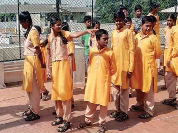 ஆஸ்ரம் பள்ளி வேண்டுகோள் 