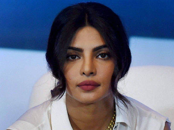 சேலை அல்லது சல்வார் கமீஸ் 