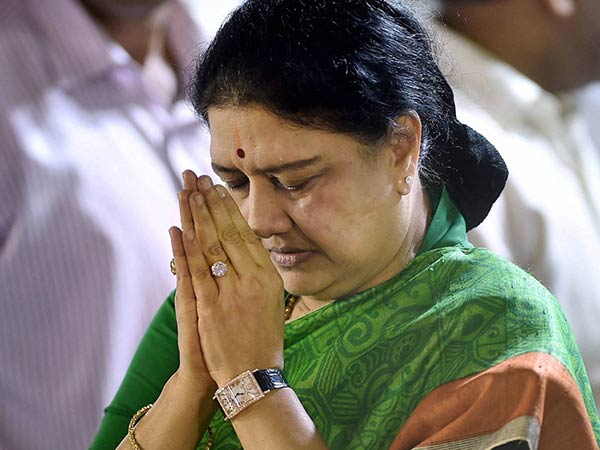 சசிகலா நீக்கம் சசிகலா நீக்கம்