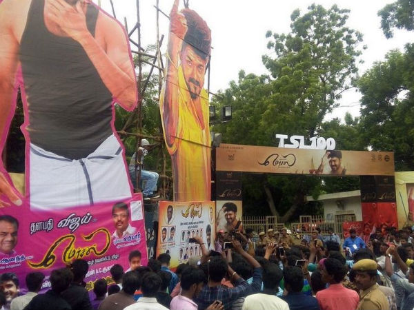 விஜய் கட் அவுட் 