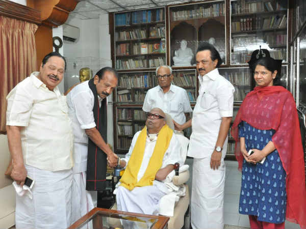 கண்கலங்கிய வைகோ 