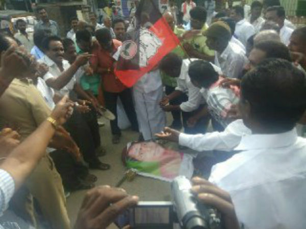 மயிலாப்பூரில் கைது மயிலாப்பூரில் கைது