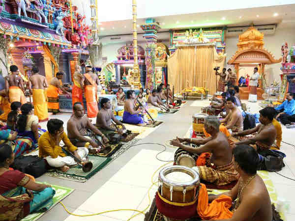 குருந்த மரத்தடியில் இறைவன் காட்சி 