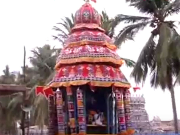 சந்தனக்காப்பு அலங்காரம் 