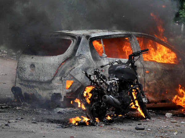 வன்முறை வெடித்தது 