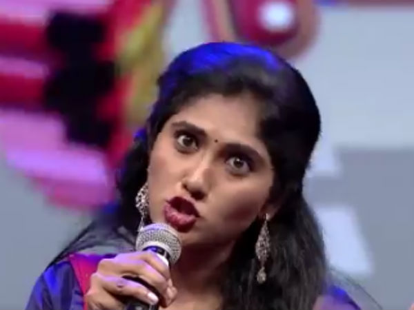 வெளியேறினார் 