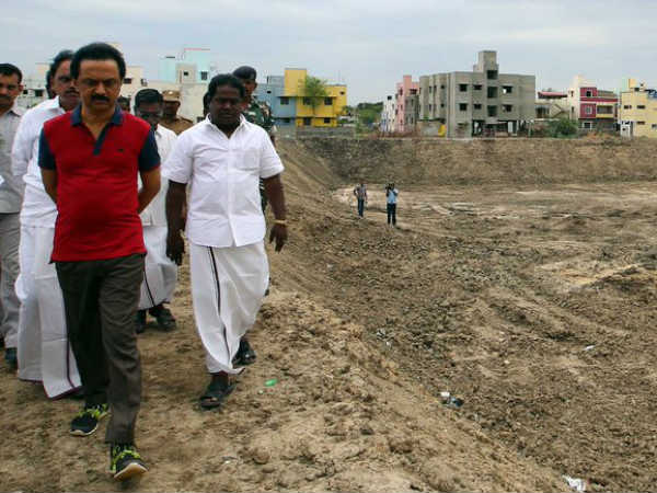 உயர்நீதிமன்றத்தில் வழக்கு 