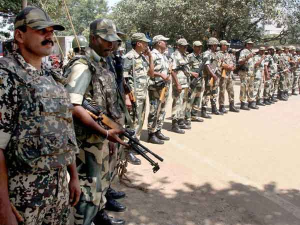 துணை ராணுவத்தினர் குவிப்பு 