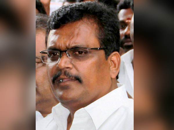  இரு அமைச்சர்கள் 