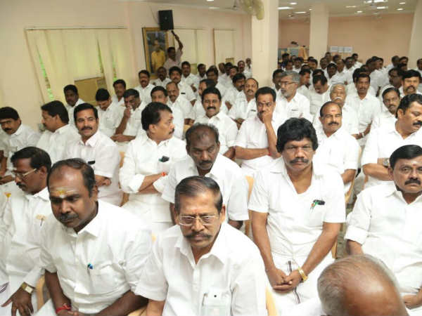 முக்கிய தீர்மானங்கள் 