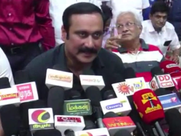 முட்டுக்கட்டை போடும் அதிகாரி முட்டுக்கட்டை போடும் அதிகாரி