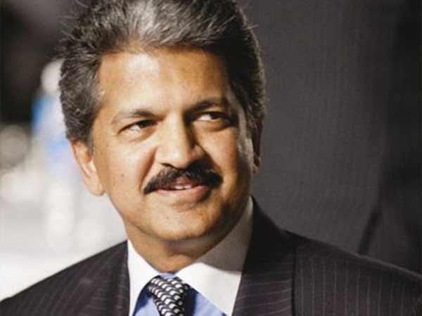  மழையில் சிக்கிய ஆனந்த் மகிந்திரா 