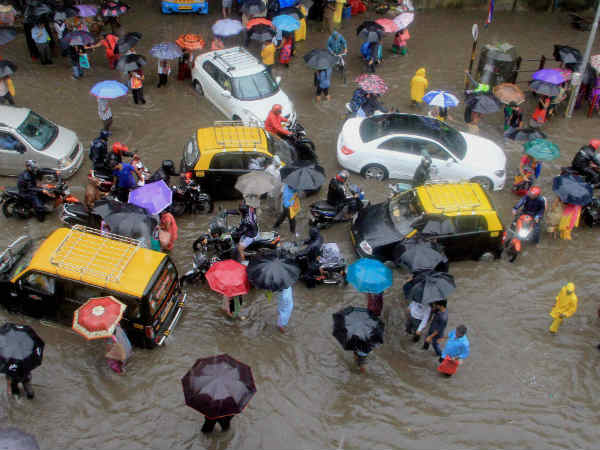  வெள்ளக் காடானாது 