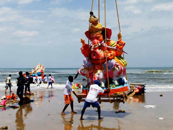 1500 சிலைகள் கரைப்பு 