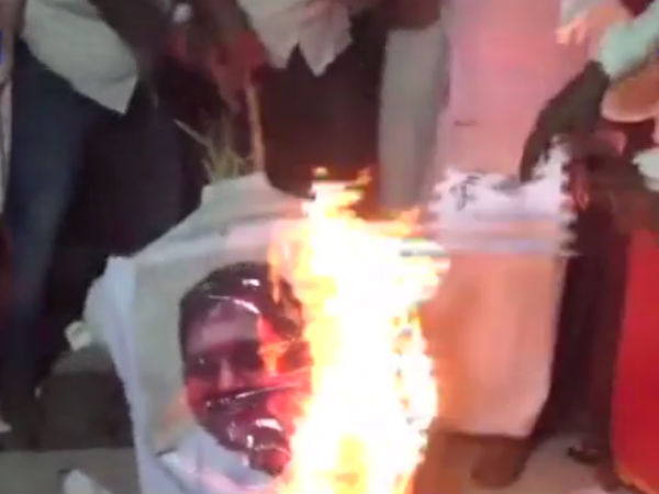 Dinakaran's effigy fired in Karur by angered ADMK cadres 