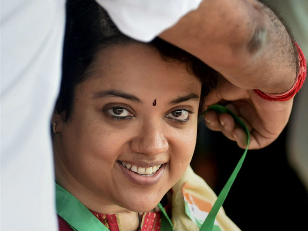 TN Govt gives Abdul Kalam award, Kalpana Chawla Award TN Govt gives Abdul Kalam award, Kalpana Chawla Award