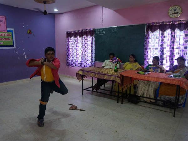 Karaikudi Ramanathan Chettiyar school students hold Asathalam Vaanga programme 