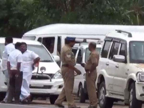 Forward block party cadres protested against Kerala Finance minister Thomas 