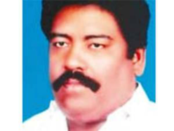 Dinakaran base gets another boost Dinakaran base gets another boost