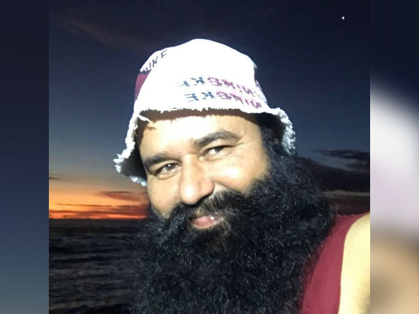 சாக்கடையில் படங்கள் 