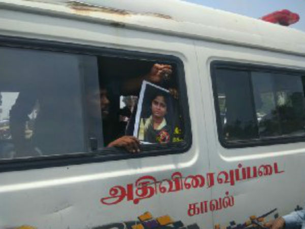  ஒரு மணி நேர போராட்டம்