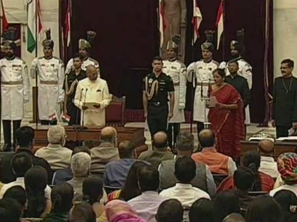 நிர்மலா சீதாராமனுக்கு புதிய துறை 