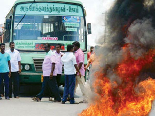  மறியல், காருக்கு தீ 