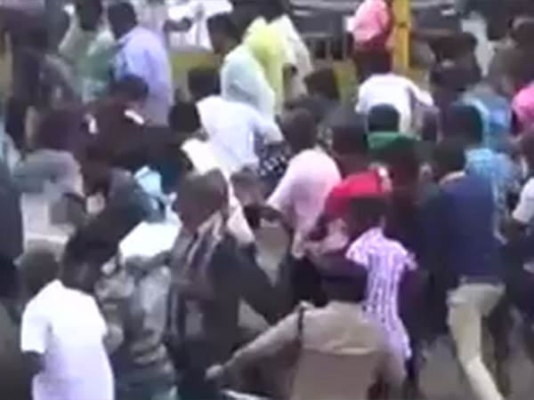  பொதுமக்கள் ஆத்திரம் 