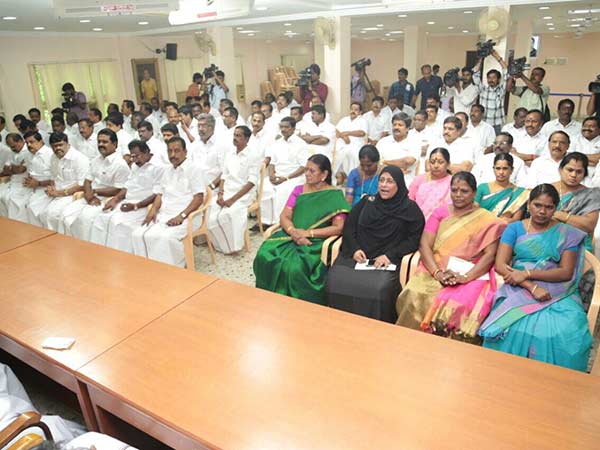 எடப்பாடி பழனிச்சாமிக்கு ஆதரவு 