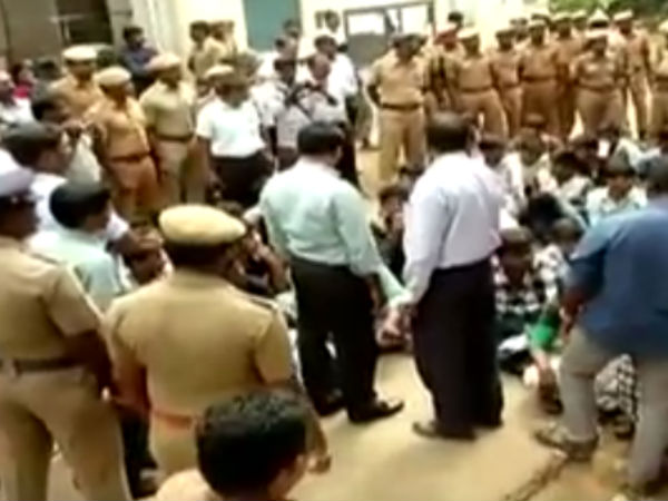 அரசு கலை கல்லூரி மாணவர்கள் 