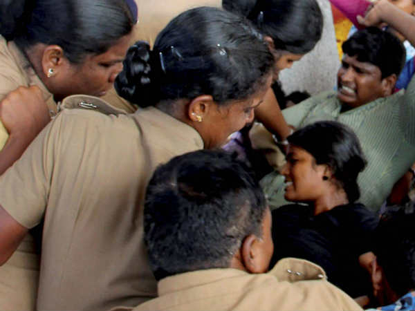 தூக்குக் கயிற்றுடன் போராட்டம் 