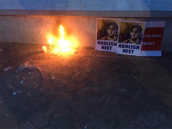 மெழுகுவர்த்தி அஞ்சலி