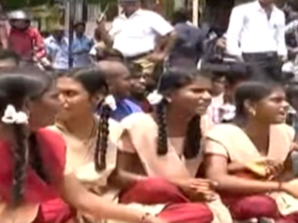  தள்ளாகுளத்தில் மறியல் 