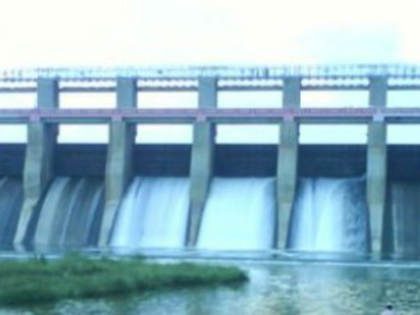  தரைப்பாலத்தை கடக்க வேண்டாம் 