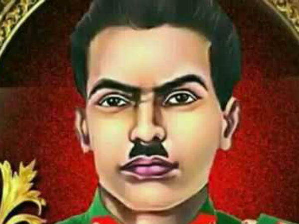  கால் மேல் கால் போட்டு உட்கார்ந்தார்