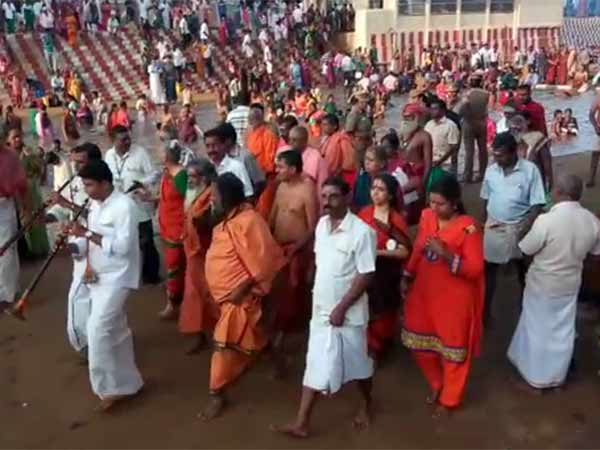 மயிலாடுதுறையில் கோலாகலம் 