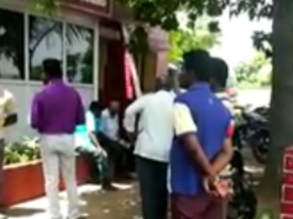  சாலை மறியல் 