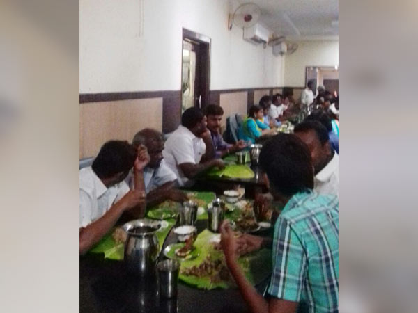 தலைகளை காணமுடிந்தது 