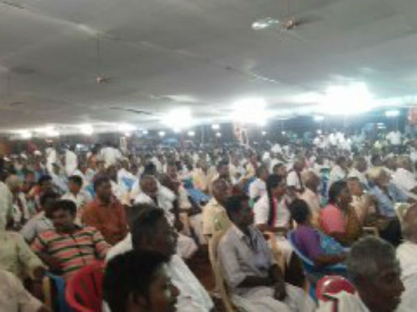 சசிகலா போட்ட பிச்சை சசிகலா போட்ட பிச்சை