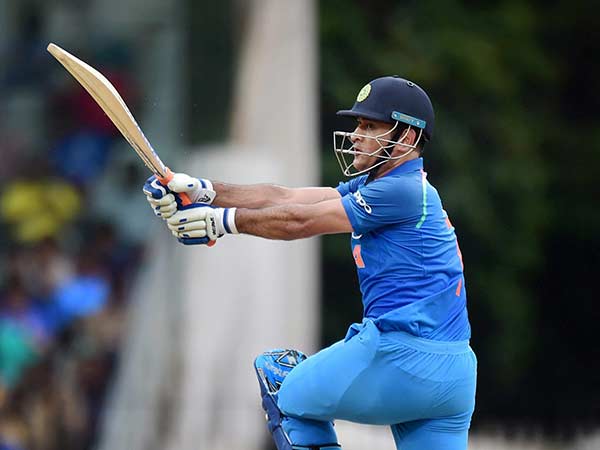 10,000 ரன் அடிக்க வெயிட்டிங்