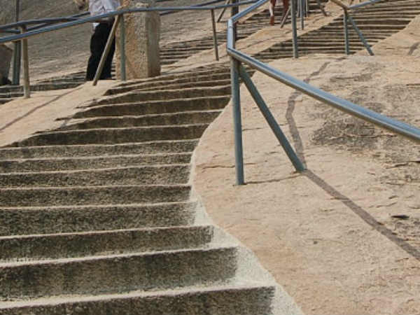 3,745 படிகள்... 