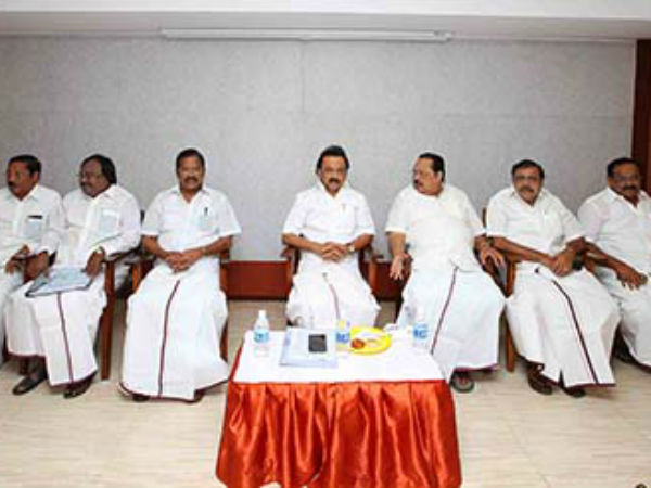 “அரசியல் சட்டத்தை காப்போம். தமிழகத்தை மீட்போம்” 