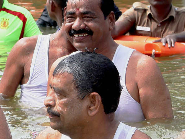 அமைச்சர்கள் பங்கேற்பு 