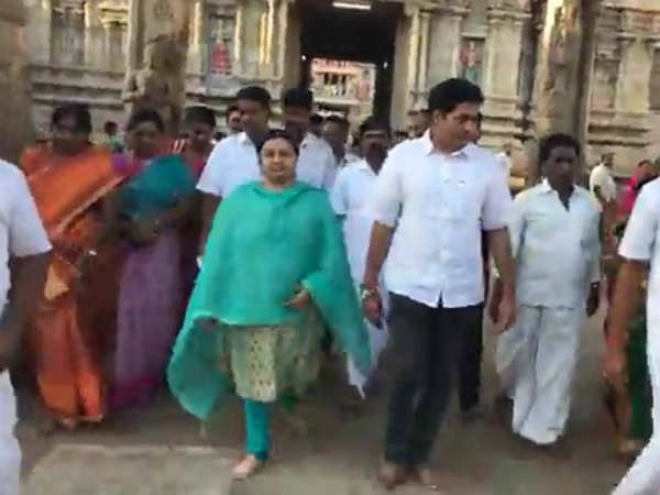  ஸ்ரீரங்கத்தில் தீபா... 