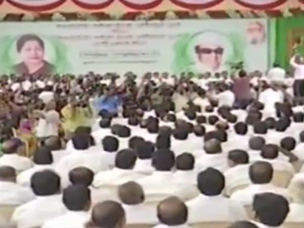 மதுரையில் கூட்டம் 