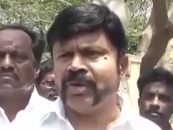 உதவியாளர் 