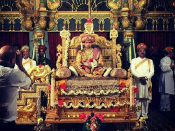 அரசு வாள் அரசு வாள்